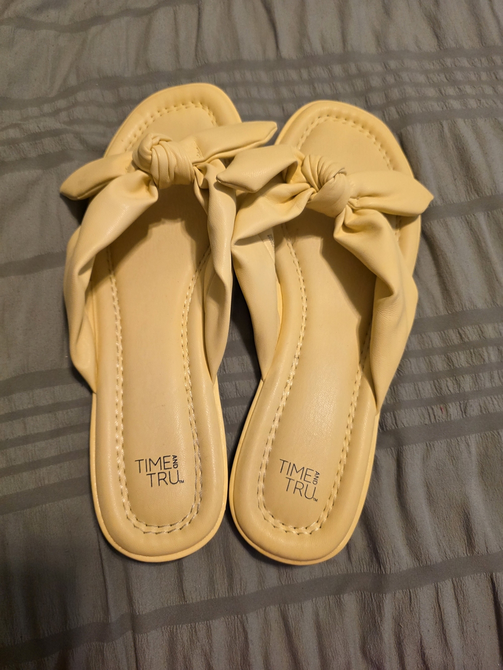 Time and Tru Pale Yellow Knot-Front Slide Sandals